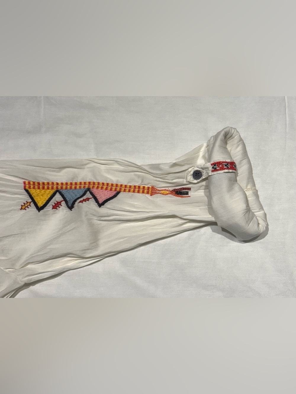 Johnny Was White Button-Down Shirt with Multicolor Embroidery - Picture 6 of 7
